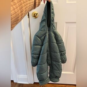 Old Navy One-Piece Snowsuit in Green